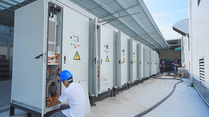 ระบบจัดเก็บพลังงานแบตเตอรี่ CIYI แบบปรับแต่งได้ตามความต้องการ ขนาด 100KWH 215KWH 260KWH 373KWH ระบายความร้อนด้วยอากาศ ระบบโซลาร์เซลล์ 400V บรรจุในตู้คอนเทนเนอร์ขนาด 20H/40H - Product Image 6