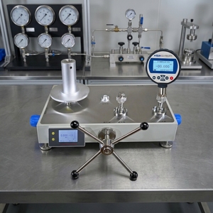 Calibrador de peso muerto digital neumático HSIN-100Q de fábrica, instrumento de prueba de calibración de 10 MPa - Product Image 1