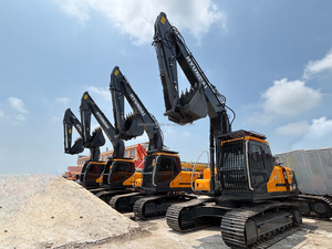 Excavatrice Hyundai HX220S d'occasion, modèle 2022, moteur Cummins, boîte de vitesses, pompe à engrenages, roulement - composants principaux inclus, 22 tonnes, 1,7 m - Product Image 6