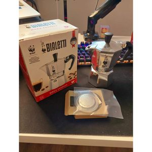 Cafetera Bialetti Moka Express de 3 Tazas, Original de Aluminio para Cocina, Cafetera Espresso Tradicional Italiana Desde 1933, Hecha en Italia - Product Image 6