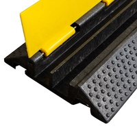 Protecteur de câble en caoutchouc jaune robuste pour routes, 2 canaux, vente en gros