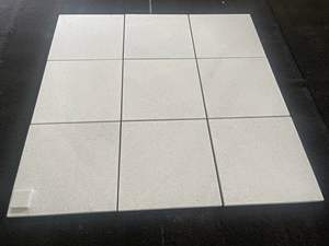 Adoquines <span class=keywords><strong>de</strong></span> piedra natural blanca <span class=keywords><strong>de</strong></span> <span class=keywords><strong>cristal</strong></span>, baldosas escalonadas <span class=keywords><strong>de</strong></span> arenisca martilladas con agua, adecuadas para proyectos <span class=keywords><strong>de</strong></span> jardín al aire libre - Product Image 2