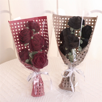 Fleurs de rose en crochet de coton faites à la main pour la fête des mères, la Saint-Valentin, la remise des diplômes - Cadeau unique et romantique pour la décoration intérieure et extérieure