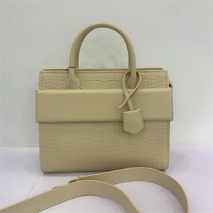 กระเป๋าโท้ทหนัง PU แฟชั่นสำหรับผู้หญิงมีโลโก้ตามสั่งกระเป๋าสะพายไหล่พีอีสไตล์ใหม่หรูหราสำหรับผู้หญิง - Product Image 4