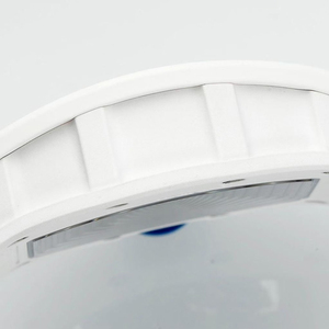 Reloj mecánico unisex de estilo ejecutivo con caja de cerámica blanca premium, movimiento esqueletizado de fabricación propia y resistente al agua. - Product Image 4
