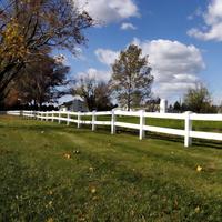 Clôture pour chevaux - 2-Rai - Cadre en PVC et aluminium - Vinyle - 5 pieds de haut - Résistant aux UV - Écologique - Maisons - Balcons - Jardin - Pelouse