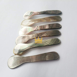 Cuillère moderne écologique en nacre 9x1cm – Meilleures ventes – Coquillages de capiz – Matériau naturel – Décoration – Articles de service – Origine Vietnam - Product Image 3