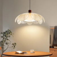 Lustre LED de style français vintage, haut de gamme, en forme de pétale, pour restaurant, bureau, chambre, comptoir de bar et table à manger, couleur crème