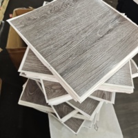 Carreaux de sol autocollants en vinyle 12 x 12, parquet auto-adhésif pour salle de bain et salon