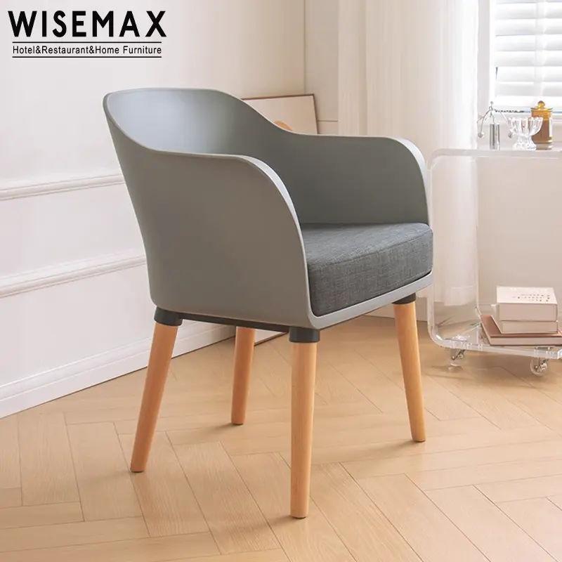 WISEAMX FURNITURE Mobilier pour restaurant commercial accoudoir en plastique chaise de salle à manger extérieure avec coussin pied en bois pour café boutique