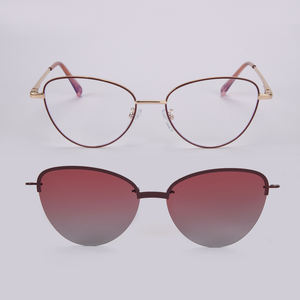 Monturas <span class=keywords><strong>de</strong></span> Gafas <span class=keywords><strong>de</strong></span> Metal Cómodas y Personalizadas <span class=keywords><strong>de</strong></span> Gran Venta <span class=keywords><strong>para</strong></span> Mujer <span class=keywords><strong>con</strong></span> <span class=keywords><strong>Lentes</strong></span> <span class=keywords><strong>de</strong></span> <span class=keywords><strong>Sol</strong></span> Polarizados Magnéticos <span class=keywords><strong>de</strong></span> Clip - Product Image 5