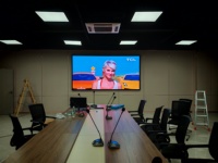 Xingcai Ultra Thin Full Color Indoor P2 Pantalla LED P2 Video Wall para sala de reuniones Centro comercial Monitor