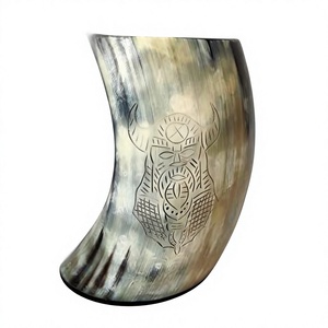 Jarra de Cuerno Natural Vikinga con Soporte, Hecha a Mano, de Cuerno de Búfalo Pulido, Jarra de Cerveza Antigua y Duradera, FAIZA CRAFT Uttar Pradesh - Product Image 1