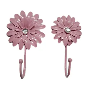 私たちは良質で価格の高い製品を販売していますピンク色の花の形の鉄のフックハンガー手作りのアンティークとユニークな鉄のフック