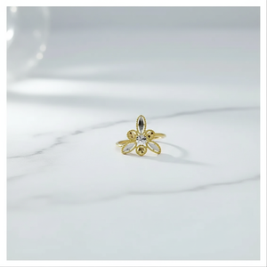 Anillo Clásico con Diseño de Flor en Tono Dorado y Cristal Brillante en el Centro, Diseño Femenino para Uso Casual y de Fiesta - Product Image 3