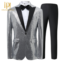 La veste à paillettes dorées pour hommes est un costume de témoin de mariage pour le studio de l'hôte