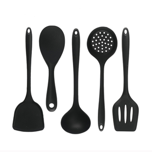 Accessoires <span class=keywords><strong>de</strong></span> cuisine en silicone, ensemble <span class=keywords><strong>de</strong></span> cinq ustensiles avec des propriétés résistantes à la chaleur et antiadhésives - Product Image 6