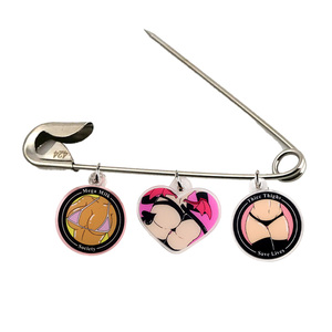 Accessoires d'usine personnalisables dessin animé mignon beaux badges en plastique <span class=keywords><strong>avec</strong></span> <span class=keywords><strong>épingle</strong></span>s de sûreté en acrylique caractéristique magnétique - Product Image 4