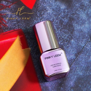 Pegamento para Pestañas de Látex Rosa Claro Personalizado Pinky Leem con Extensión de Pestañas, Secado Rápido, Resistente al Agua, Producto con Luz LED - Product Image 2