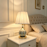 Lampe de table en céramique de luxe, lampe de table à corps en céramique, lampe de bureau décorative pour chambre d'hôtel, décoration intérieure de villa