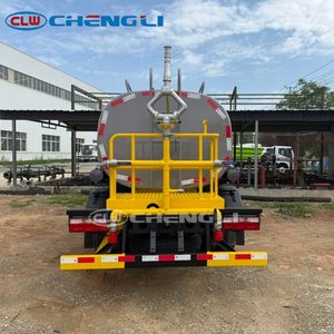 Camion pulvérisateur d'eau Dongfeng 5000L durable et économe en énergie avec buses de pulvérisation multifonctions pour la suppression de la poussière municipale - Product Image 2