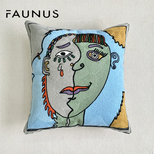 Funda de Cojín para Sofá de Algodón Bordada a Mano con Diseño de Personajes de Fantasía, Estilo Picasso Clásico, Popular en India - Product Image 4