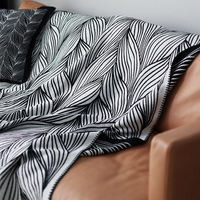 Plaid jacquard minimaliste nordique, couverture de canapé douce à rayures en peluche, couvre-lit, couverture de sieste décorative pour hôtel et usage domestique