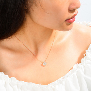 Collar Versátil con Colgante de Trébol de Cuatro <span class=keywords><strong>Hojas</strong></span> en Plata de Ley S925 y Moissanita - Product Image 2