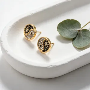 Boucles d'oreilles Yin Yang Tai Chi en acier inoxydable hypoallergénique, cadeau idéal pour un anniversaire ou un anniversaire de mariage, pour lui ou pour elle - Product Image 3