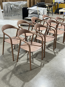 Sillón de Comedor Moderno de Mediados de Siglo, de Madera Maciza de Fresno, Acabado Espresso de Poros Abiertos, Asiento de Tela, para Restaurantes de Alta Gama B2B - Product Image 2