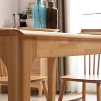 Table à manger rectangulaire en bois massif de style nordique moderne et simple avec chaises, idéale pour les petits appartements