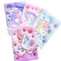 Carnet à spirale 3D en tissu Licorne Arc-en-ciel Rêveur, motifs Ciel Bleu Nuages Blancs Cœurs, à feuilles mobiles extensibles, cadeau transfrontalier