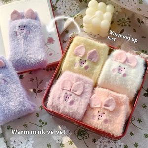 Lindo edredón de lana de visón artificial con diseño de <span class=keywords><strong>cerdo</strong></span>, grueso, cálido, transpirable, antiincrustante, para uso diario en el hogar, ideal para mujeres embarazadas. - Product Image 2