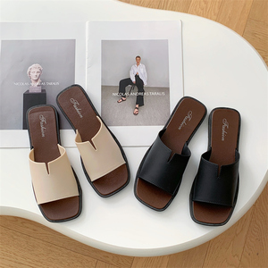 Sandali piatti da donna personalizzati in PVC leggero, stile da spiaggia transzionale per esterni, antiscivolo e traspiranti per l'estate - Product Image 4