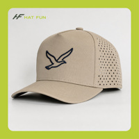 Casquette de baseball perforée avec logo brodé sur mesure, idéale pour les fans de football professionnel, personnalisable pour les articles promotionnels de brasseries artisanales