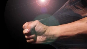 Film étirable transparent en PE de haute qualité, emballage, résistance à la traction élevée, doux, résistant à l'humidité, procédé de moulage en provenance de Chine - Product Image 4