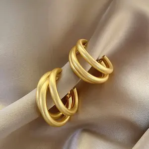 2024 оптовая продажа, готовые к отправке женские роскошные золотые металлические серьги-кольца с геометрическим узором