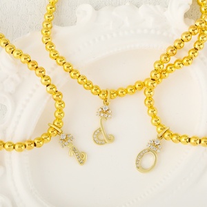 Cuenta redonda de moda 26 corona letra <span class=keywords><strong>minúscula</strong></span> pulsera <span class=keywords><strong>con</strong></span> chapado de cobre y joyería de circón <span class=keywords><strong>con</strong></span> microincrustaciones al por mayor - Product Image 3