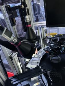 Máquina de inspección visual de sellado de botellas e impresión todo en uno - Product Image 2