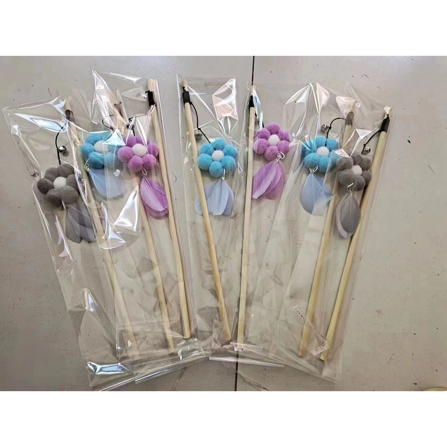 Jouet pour chat en forme de fleur (couleur aléatoire)