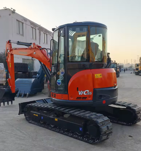 Excavatrice sur chenilles compacte d'occasion Yanmar VIO55 de 5,5 tonnes, excavatrice hydraulique d'occasion de haute qualité VIO55 équipée de divers accessoires - Product Image 1