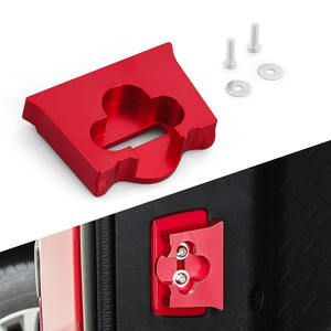 ตัวล็อคฝาท้ายรถจี๊ป แรงเลอร์ ปี 2007-2017 สีแดง/ดำ/เงิน - Product Image 2