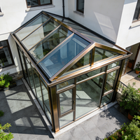 Serre en verre trempé avec cadre en alliage d'aluminium, toit triangulaire, véranda pour appartement, cour