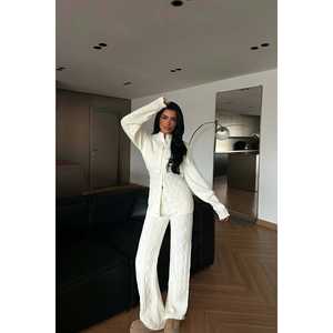 Conjunto de Punto Blanco Informal de 3 Piezas, Tejido a Crochet con Patrón Bordado, Corte Holgado hasta el Tobillo - Product Image 4