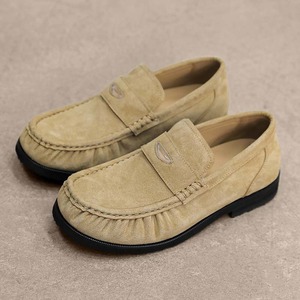 Mocasines retro plisados, elegantes zapatos de hombre para uso formal en negocios, zapatos de cuero cómodos de una pieza con suela ancha y sin cordones. - Product Image 4