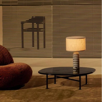 Lampe de table en marbre rayé noir et blanc naturel de luxe avec abat-jour en lin, lampe de chevet moderne à LED pour la décoration de chambre à coucher et d'hôtel