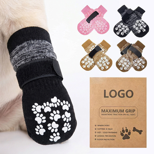 Chaussettes d'extérieur pour animaux de compagnie, empêchent les chiens de s'enlever la saleté, chaussettes tricotées avec des points antidérapants en forme de patte de chien, chaussettes de sport - Product Image 1