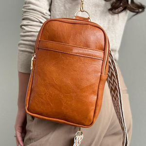 Sac à langer portable en PU personnalisé, résistant à l'eau, facile à nettoyer, organiseur de lingettes pour bébé, sac à bandoulière convertible, distributeur de lingettes humides - Product Image 6