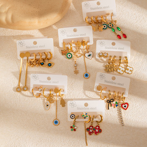 Juego de Aretes de Acero Inoxidable Chapados en Oro para Mujer, Aretes Colgantes Vintage con Diseño de Ojo de Demonio, Corazón y Trébol de Cuatro Hojas, Joyería Impermeable - Product Image 1