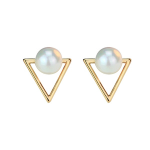 Wholesale Minimalistic Fashion Temperament <b>Triangle</b> Pearl Earrings Niche Design <b>Light</b> Luxury Retro Stud Earrings Jewelry - Product Image 6